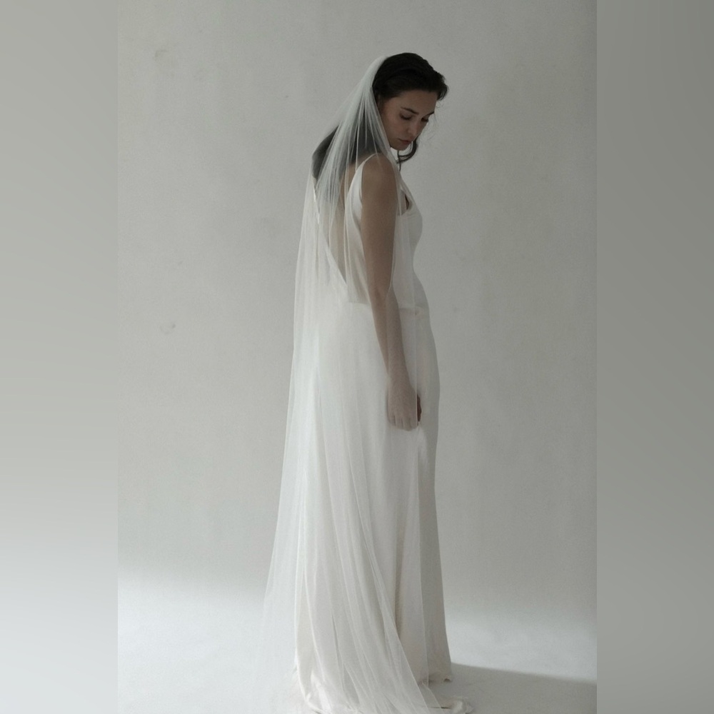 Chic White Bridal Veil